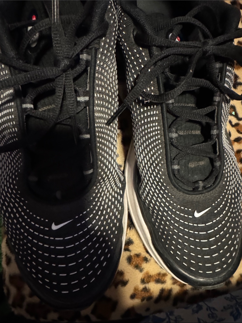 Nike Black and White Men's Knit Training Sneakers - Picture 2 of 4